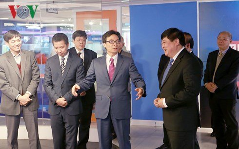 Video: Phó Thủ tướng Vũ Đức Đam thăm Đài Tiếng nói Việt Nam