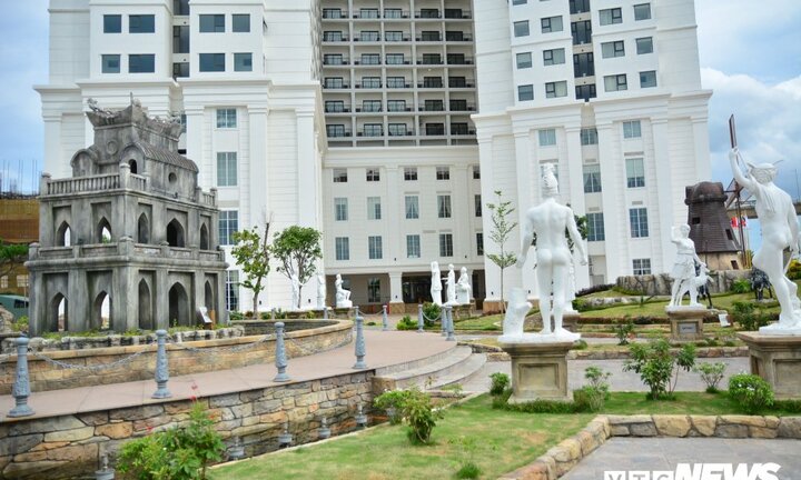 Trung tâm thương mại Hòa Bình Green ở Đà Nẵng ngừng thi công, hơn 100 công nhân đòi trả lương