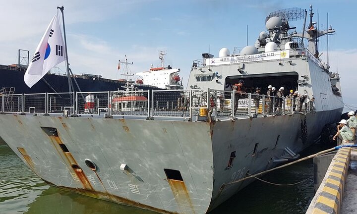 Tàu Hải quân Hàn Quốc Roks Munmu The Great cập cảng Đà Nẵng
