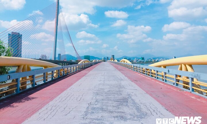 Ảnh: Cây cầu lâu đời nhất nối đôi bờ sông Hàn được ông Nguyễn Bá Thanh biến thành cầu đi bộ
