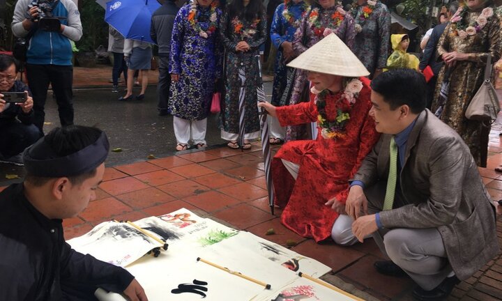 15 du khách nước ngoài 'xông đất' phố cổ Hội An năm mới