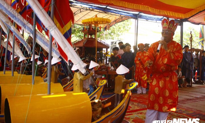 Rưng rưng tưởng nhớ đội hùng binh Hoàng Sa tại Lễ khao lề thế lính