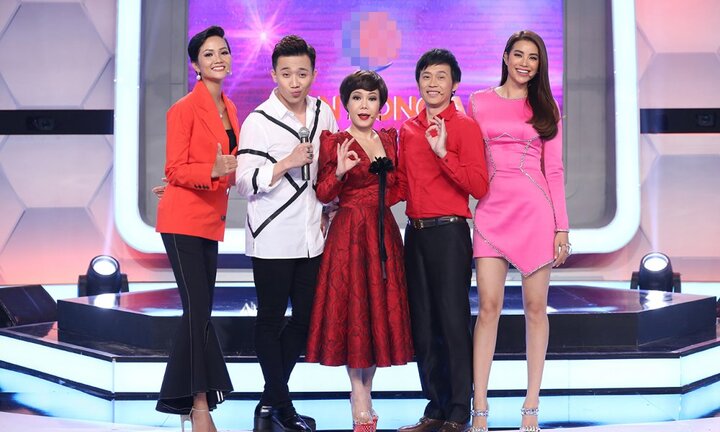 Việt Hương diện váy phát sáng, tự tin đọ sắc bên Phạm Hương - H’Hen Niê