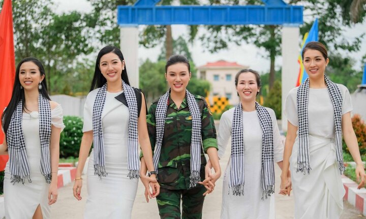 Nữ xạ thủ 9x Giao Linh đọ sắc cùng dàn Á hậu