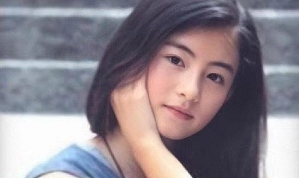 Nhan sắc tuổi 12 đẹp mê mẩn của Trương Bá Chi