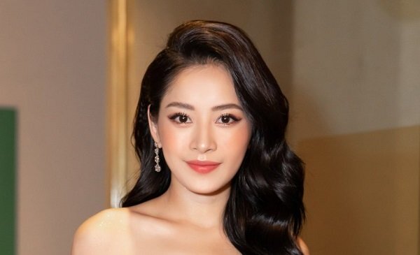 Lần đầu hát live 'Anh ơi ở lại', Chi Pu tiếp tục gây tranh cãi vì giọng hát