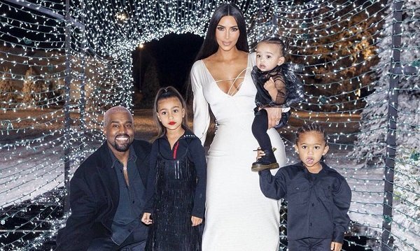 Kim 'siêu vòng 3' và Kanye West đón con thứ 4