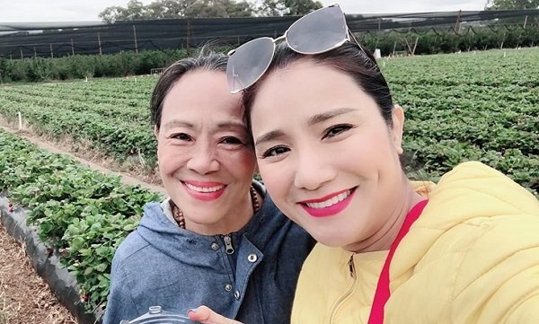 Giữa ồn ào dừng dẫn 'Bạn muốn hẹn hò', Cát Tường xúc động khi được mẹ dặn dò điều này