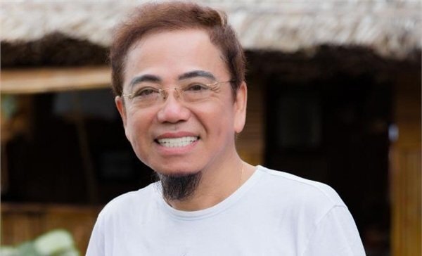 Nghệ sĩ hài Hồng Tơ được trả tự do sau khi bị bắt vì cờ bạc