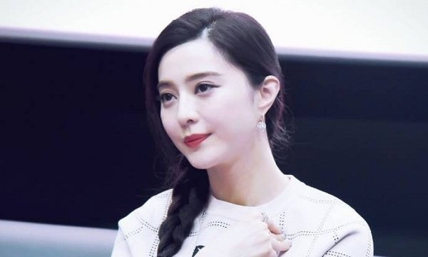 Phạm Băng Băng đáp trả khi bị chỉ trích 'đi từ thiện để lấy danh tiếng'