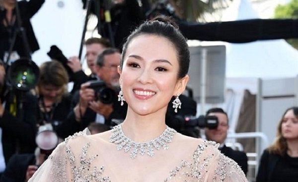 Chương Tử Di diện đầm xuyên thấu, đẹp lấn át dàn mỹ nữ ở bế mạc Cannes