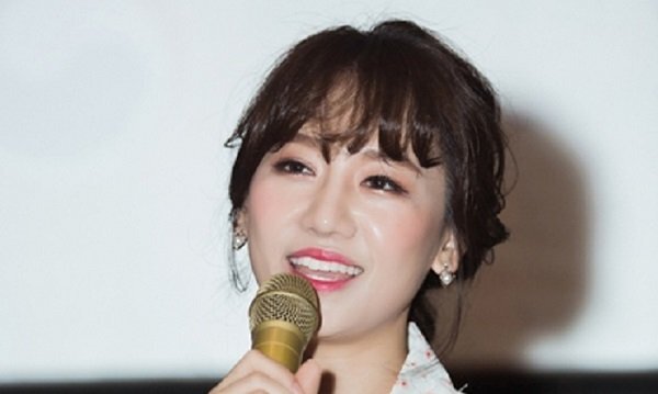 Hari Won: 'Tôi muốn vào showbiz Hàn Quốc nhưng sợ xa chồng'