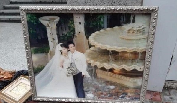 Ảnh cưới của Quan Vịnh Hà và Trương Gia Huy bị vứt bên đường