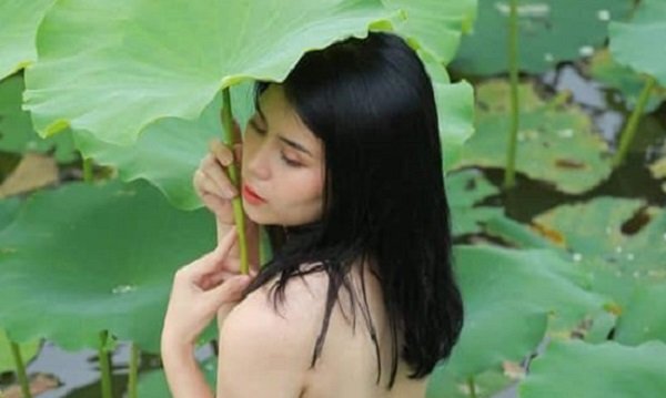 Nhà sản xuất phim 'Siêu quậy' không chấp nhận nổi ý thức của diễn viên chụp ảnh phản cảm ở đầm sen