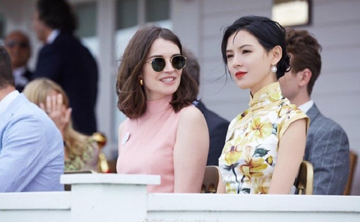 Nữ diễn viên 'Như Ý truyện' gây sốt khi diện xường xám cực đẹp