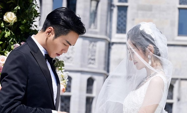 Loạt ảnh cực đẹp trong hôn lễ của sao nữ 'Chân Hoàn truyện' Đường Nghệ Hân và Trương Nhược Quân