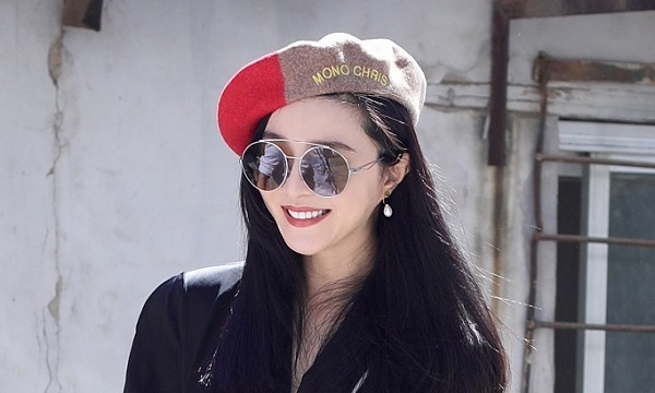 Phạm Băng Băng tươi cười rạng rỡ, khoe thần thái sang chảnh sau khi chia tay Lý Thần