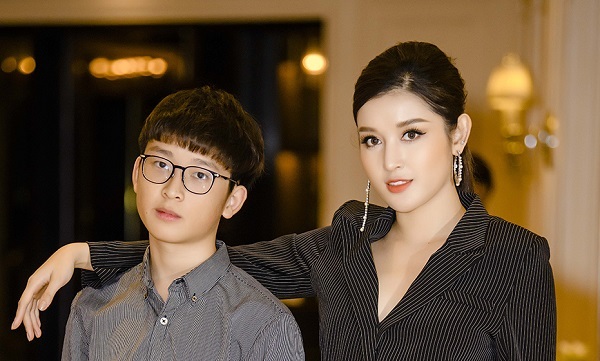 Bất ngờ với vẻ ngoài của em trai Á hậu Huyền My sau nhiều năm