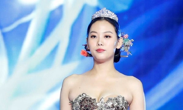 Thí sinh 'Hoa hậu Hàn Quốc' bị chỉ trích vì mặc quốc phục giống nội y