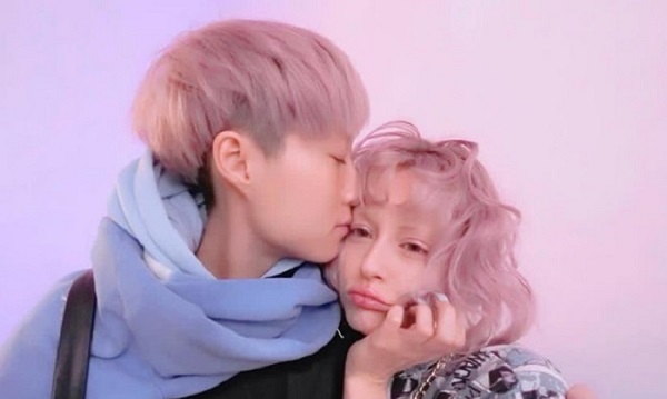 Con gái Thành Long và bạn đời đồng tính rạn nứt tình cảm