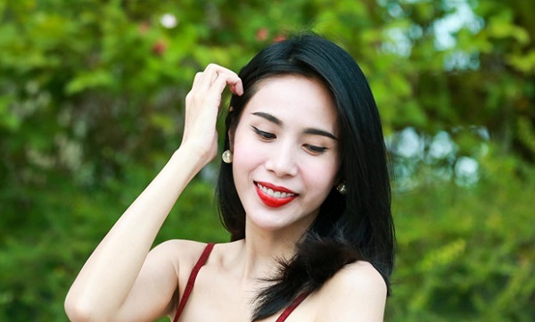 Thủy Tiên tiết lộ sở hữu biệt thự, xe sang và hàng chục tỷ đồng ở tuổi 34