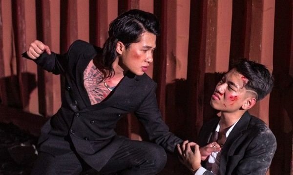 'Sóng gió' bị chê lời thoại quá mộc mạc, thiếu cảm xúc, Jack và K-ICM nói gì?