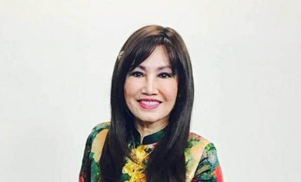 Danh ca Thanh Lan: ‘Cha từng ngồi dưới mưa cùng khán giả xem tôi hát’
