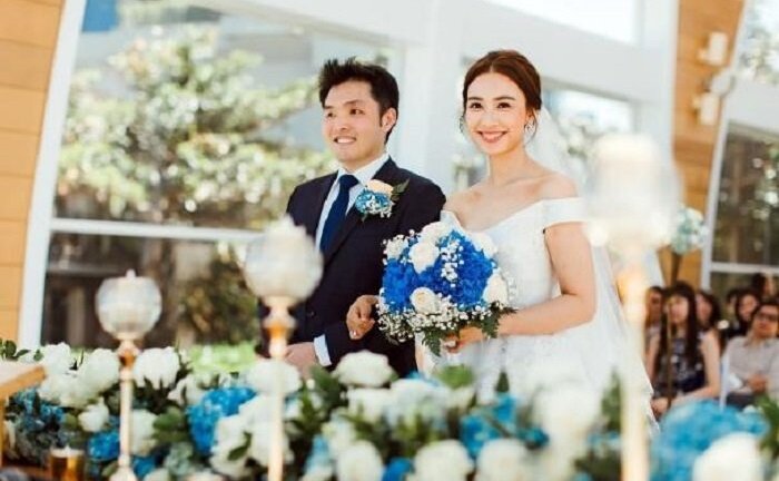 Á hậu Hong Kong hạnh phúc trong ngày cưới với bạn trai thời thơ ấu