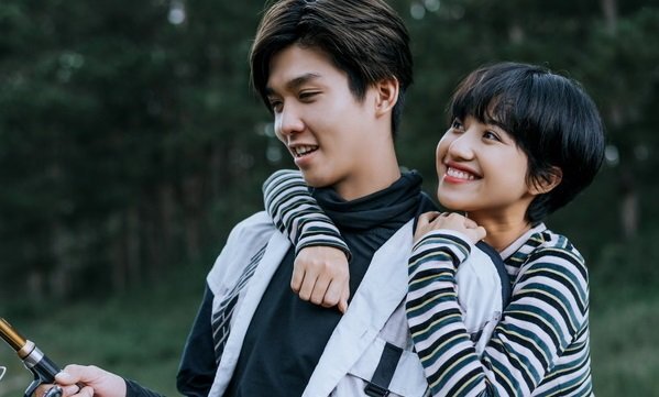 Diễn viên ‘Tháng năm rực rỡ’ và bạn trai khoe giọng với hit của MeloMance
