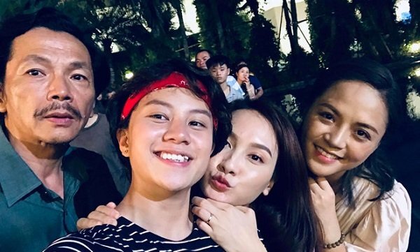 Hậu trường cười nghiêng ngả của dàn diễn viên 'Về nhà đi con'