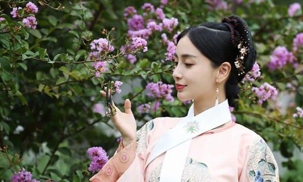 Hóa mỹ nhân thời nhà Thanh, Angela Baby dù xinh đẹp vẫn bị chê vì điều này