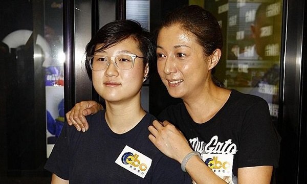 Con gái riêng của Thành Long làm hòa với mẹ