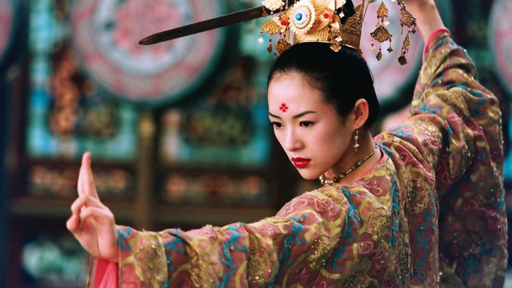 Chương Tử Di: Ồn ào vì chuyện tình với cha con Thành Long và hạnh phúc bên người từng có hai đời vợ