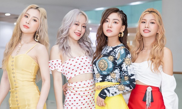 Công khai giành trai đẹp với BB Trần, ‘gà cưng’ Đông Nhi nhận cái kết đắng