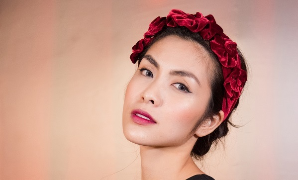 Tăng Thanh Hà bất ngờ ra Hà Nội dự show thời trang của La Phạm