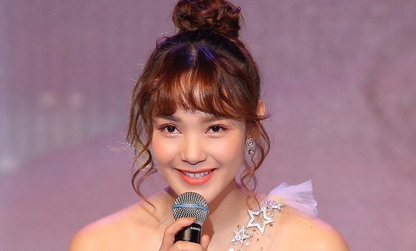 Minh Hằng nhận giải ‘Nghệ sĩ châu Á xuất sắc’ tại Hàn Quốc