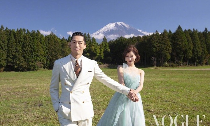 Lâm Chí Linh và chồng trẻ tình tứ trên tạp chí