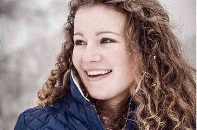 Cuộc sống giản dị gây kinh ngạc của nữ tỷ phú trẻ nhất thế giới