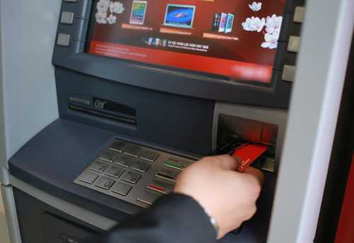 Nâng hạn mức rút tiền tối thiểu tại ATM lên 3 triệu đồng một lượt