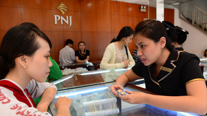 Chênh lệch thu nhập, thưởng của 6.000 nhân viên PNJ không bằng 18 lãnh đạo