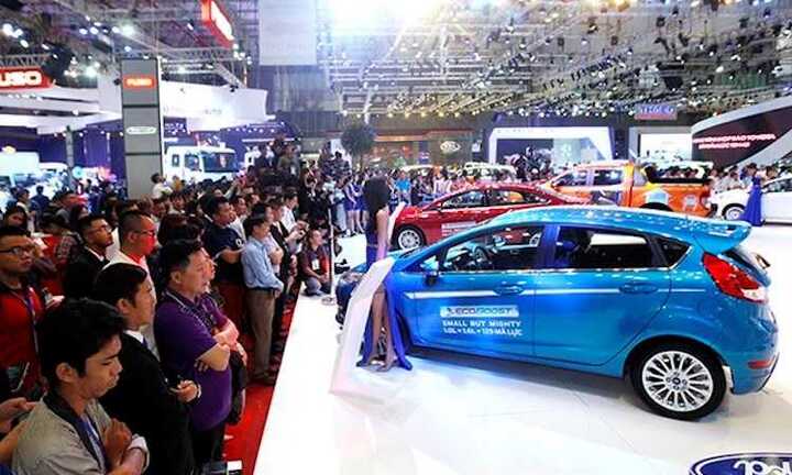 Săn ô tô cỡ nhỏ vừa giảm giá hàng chục triệu đồng