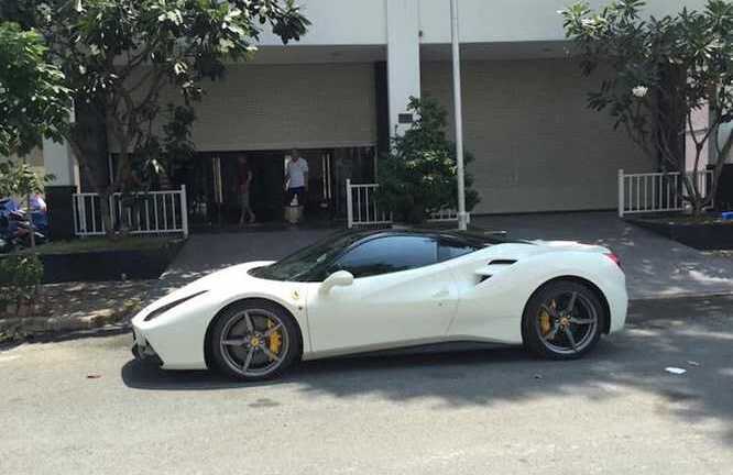 Cường Đô La tậu 'siêu ngựa' Ferrari 488 GTB giá 15 tỷ đồng?