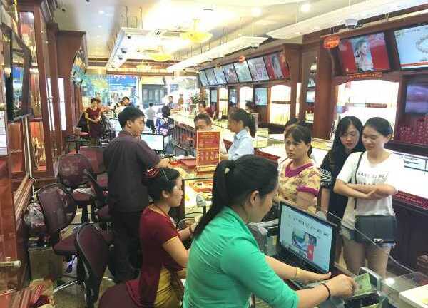 Giá vàng hôm nay 21/7 đắt đỏ, rủi ro lại xuất hiện