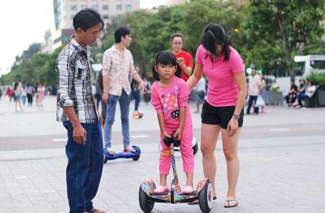 Hái ra tiền với dịch vụ cho thuê xe điện cân bằng ở Sài Gòn