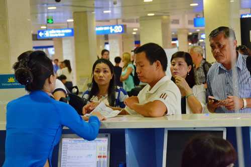 Lại đề nghị tăng giá, phí hàng không