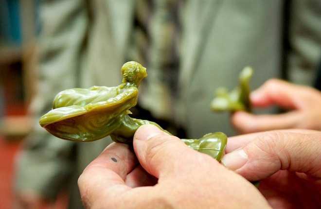 Cận cảnh quá trình chế tạo biểu tượng Rolls-Royce