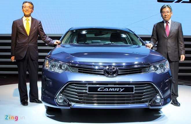 Camry hạ giá gần 100 triệu trong tháng ngâu