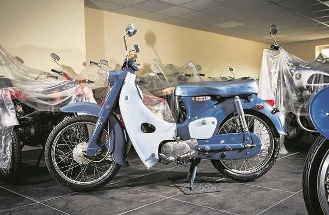 Ngắm 7 mẫu xe máy huyền thoại của Honda