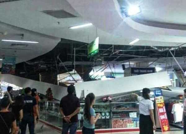 Trần nhà Big C Vinh bất ngờ đổ sập, khách hàng hoảng sợ bỏ chạy