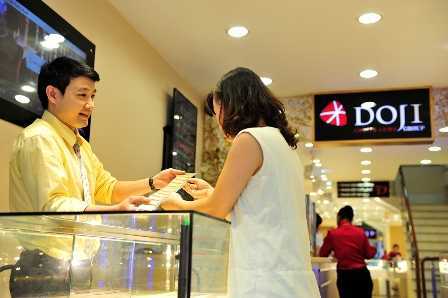 Giá vàng hôm nay 15/8 giảm nhẹ nhưng sẽ sớm đạt 40 triệu đồng/lượng?